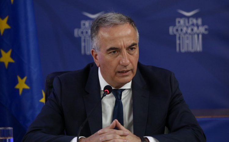  Σταύρος Καλαφάτης: “Επενδύουμε στην έρευνα, στηρίζουμε την κοινωνία”
