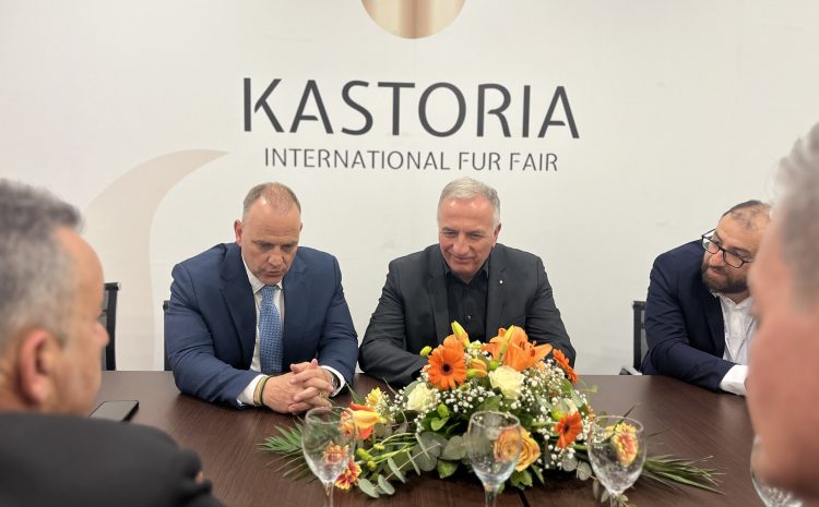  Σταύρος Καλαφάτης: “Η στήριξη της Κυβέρνησης στον κλάδο της γούνας είναι έμπρακτη και διαρκής”