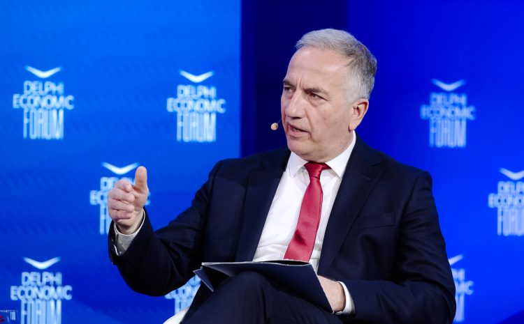  Σταύρος Καλαφάτης στο 11ο Delphi Economic Forum: “Η Ελλάδα δεν θεωρείται πλέον χώρα υψηλού ρίσκου αλλά ένας ελκυστικός επενδυτικός προορισμός”