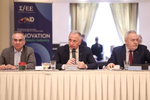 Σταύρος Καλαφάτης: “Ενισχύουμε τις συνεργασίες για την καινοτομία στον τομέα του φαρμάκου συμβάλλοντας σε νέες σύγχρονες θεραπείες για τους ασθενείς”